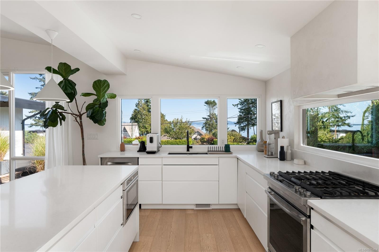 5276 Parker Ave, Saanich, BC