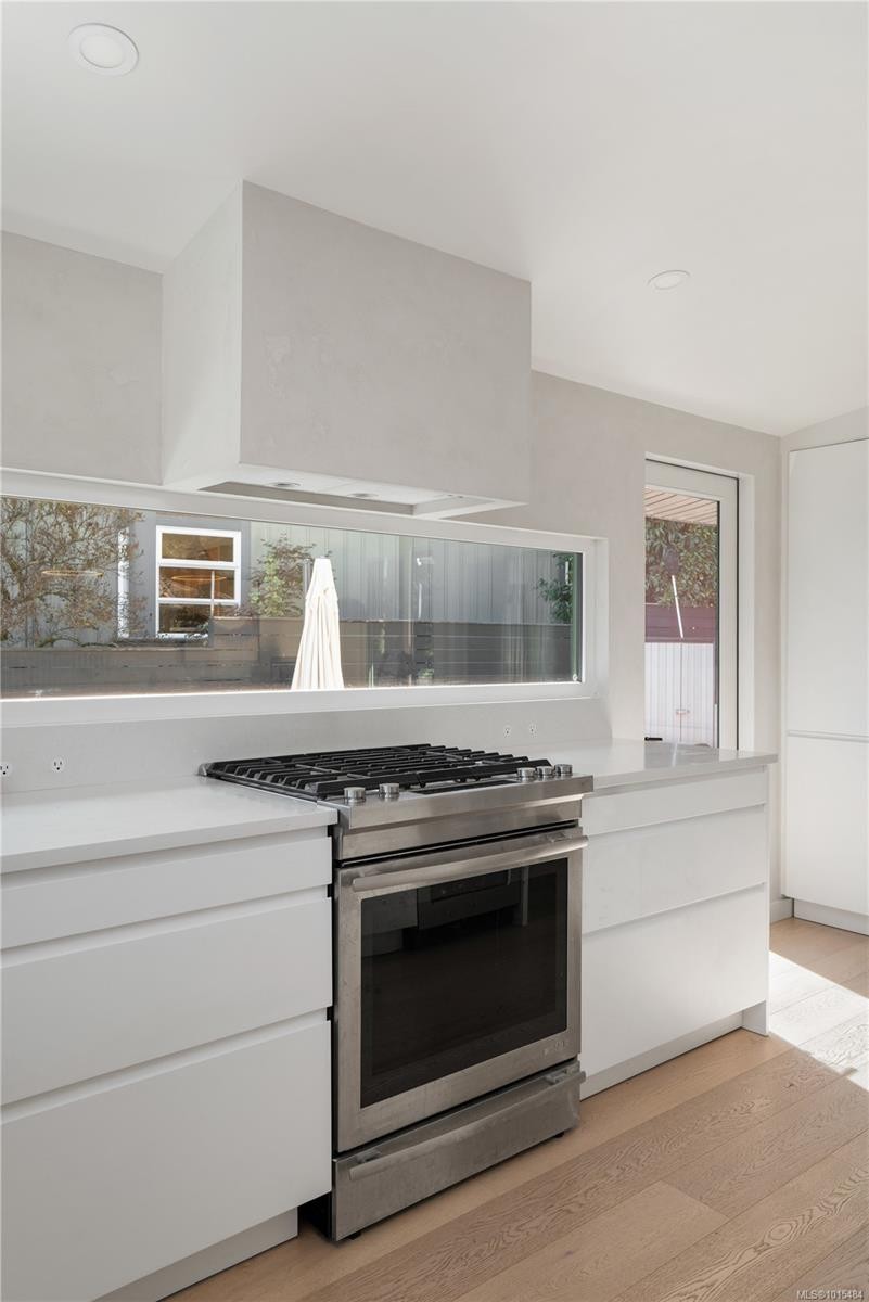 5276 Parker Ave, Saanich, BC