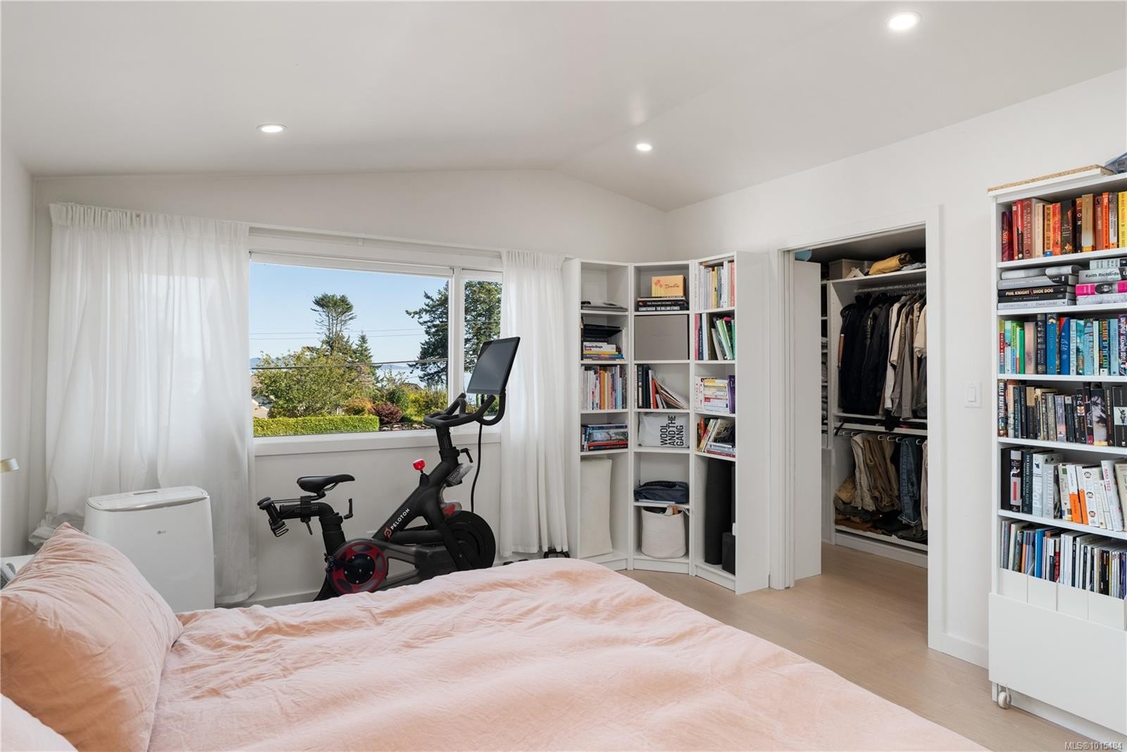 5276 Parker Ave, Saanich, BC