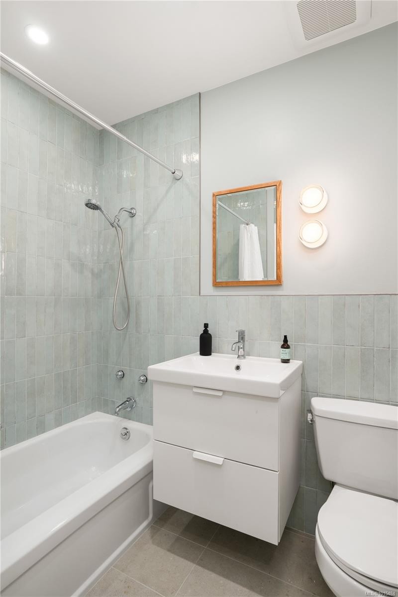 5276 Parker Ave, Saanich, BC