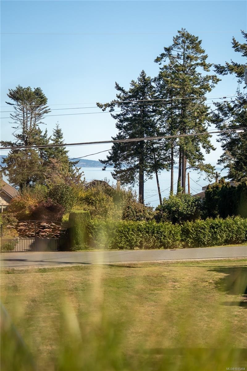 5276 Parker Ave, Saanich, BC