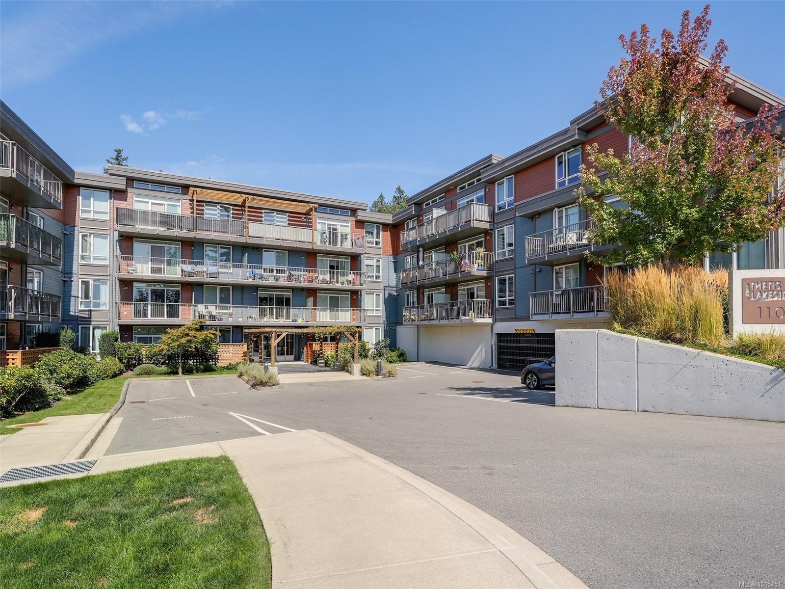 212-110 Presley Pl, View Royal, BC - Outdoor With Balcony With Facade