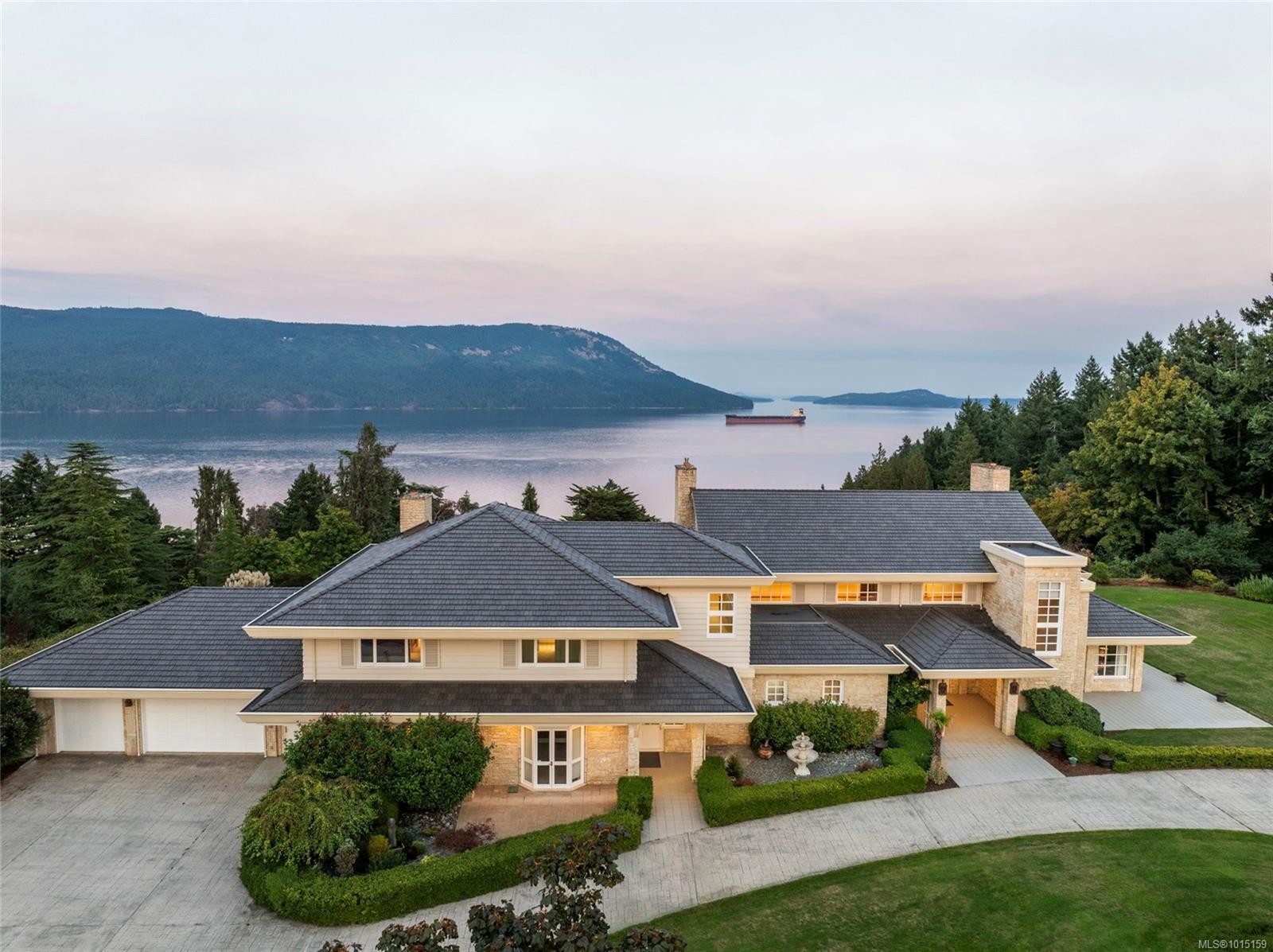 1257 Cherry Point Rd, Cowichan Bay, BC