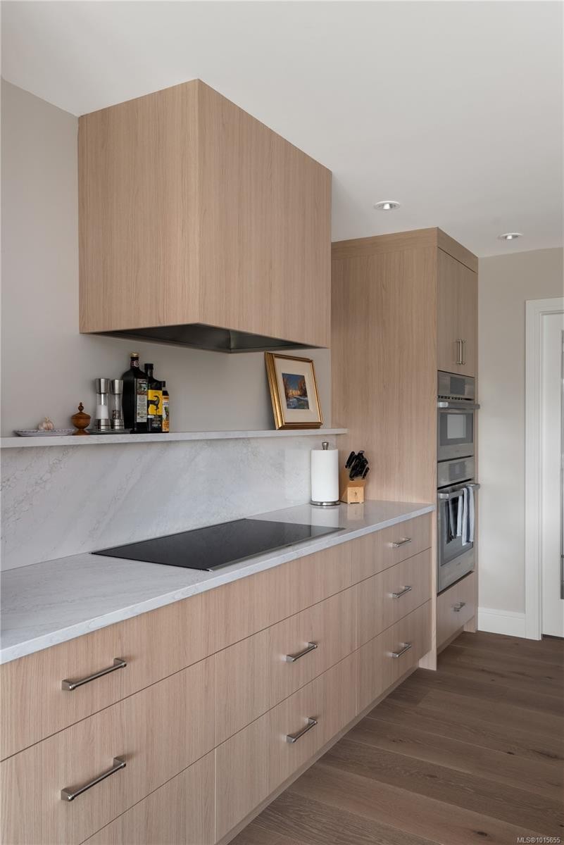 3819 Beachview Pl, Saanich, BC