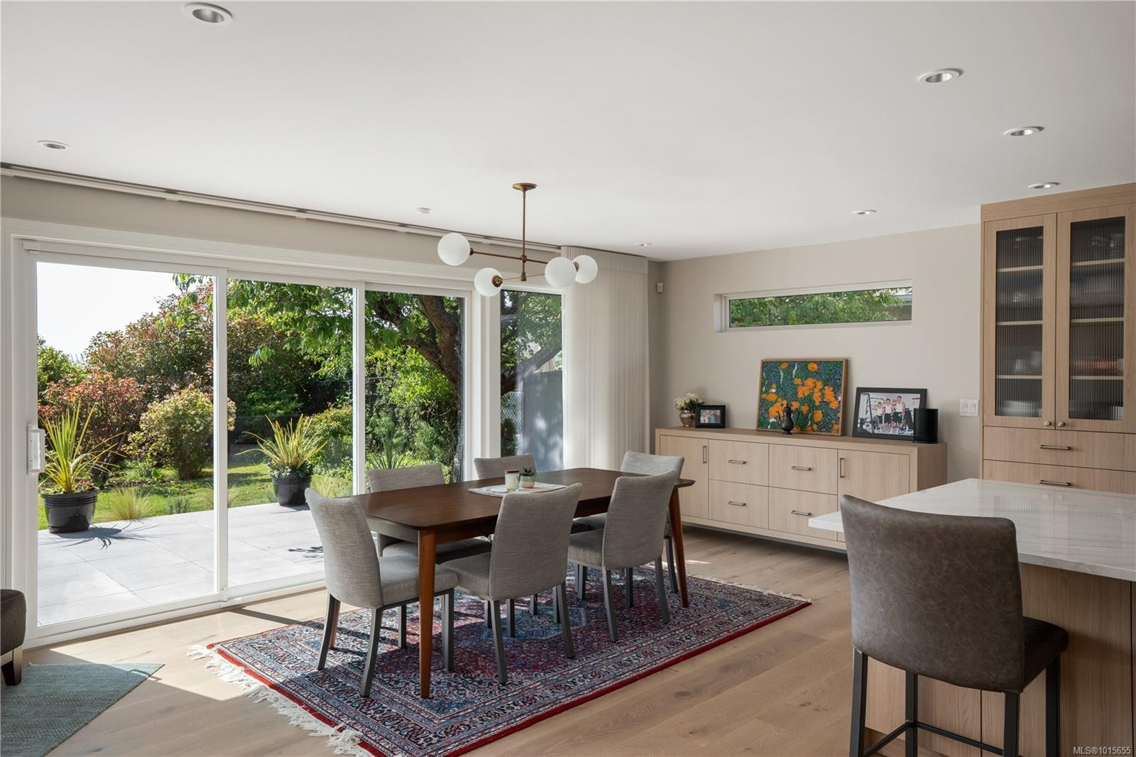 3819 Beachview Pl, Saanich, BC