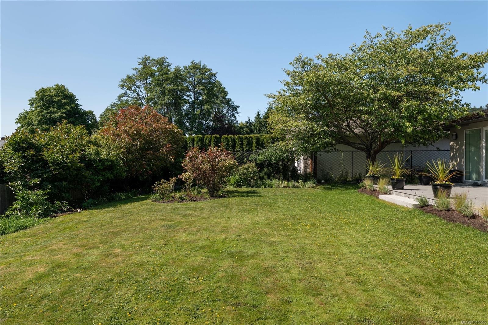 3819 Beachview Pl, Saanich, BC