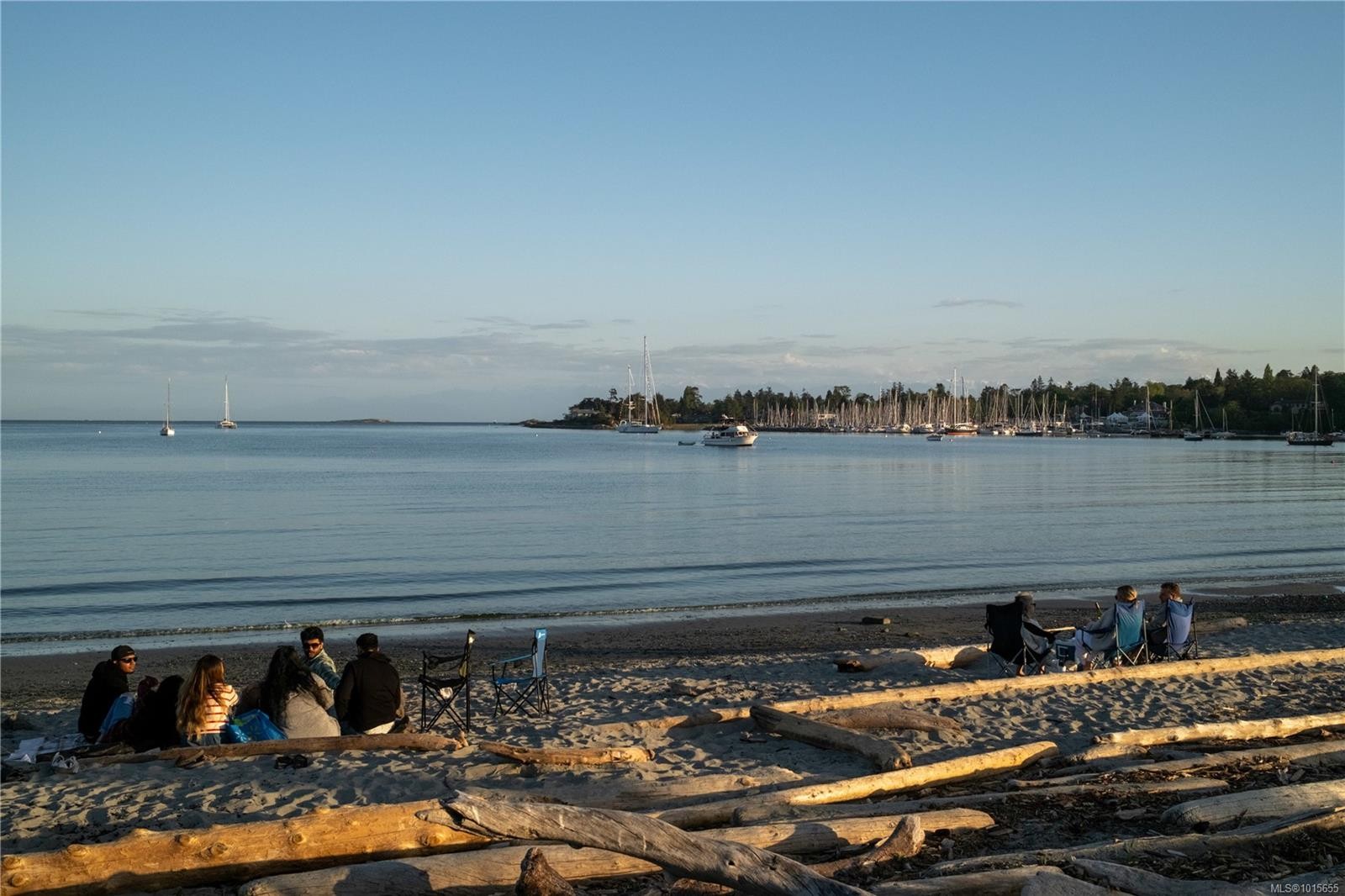 3819 Beachview Pl, Saanich, BC