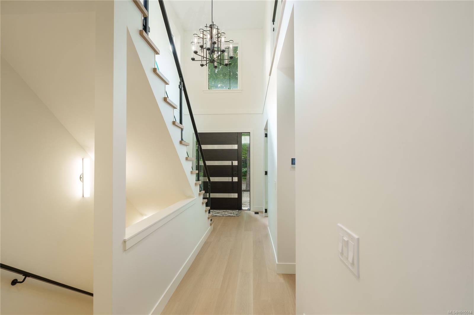 1772 Chandler Ave, Victoria, BC