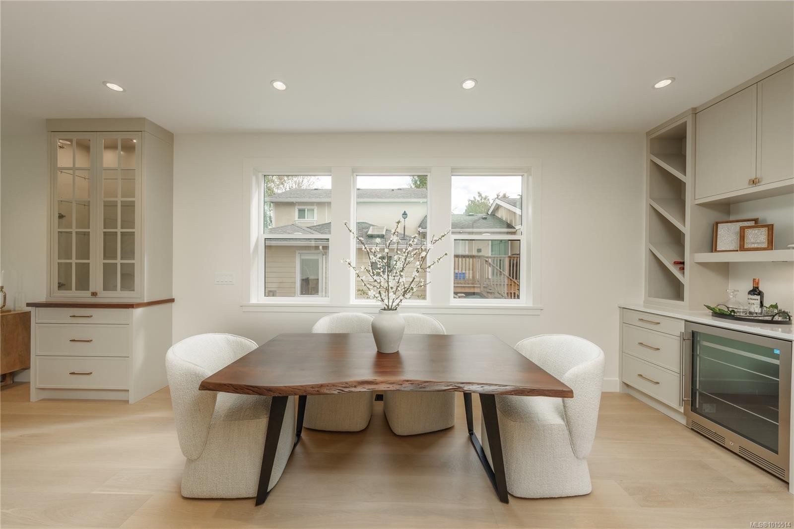 1772 Chandler Ave, Victoria, BC