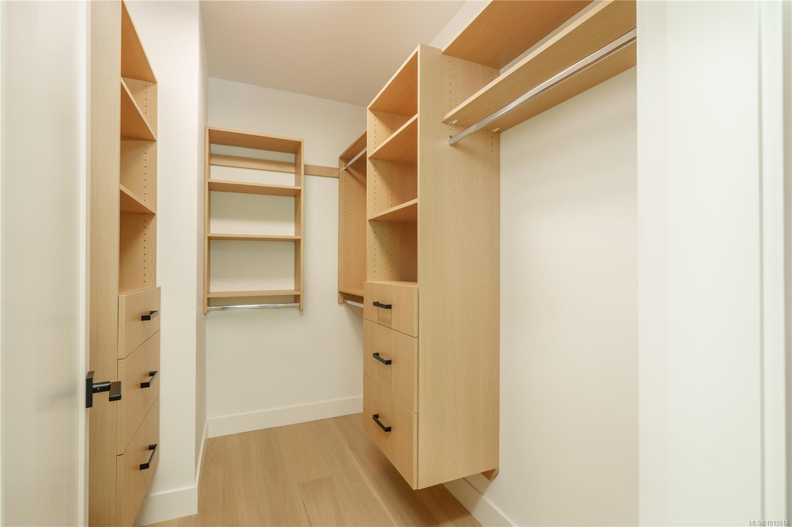 1772 Chandler Ave, Victoria, BC