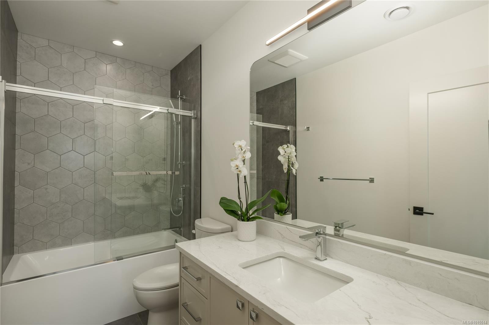 1772 Chandler Ave, Victoria, BC