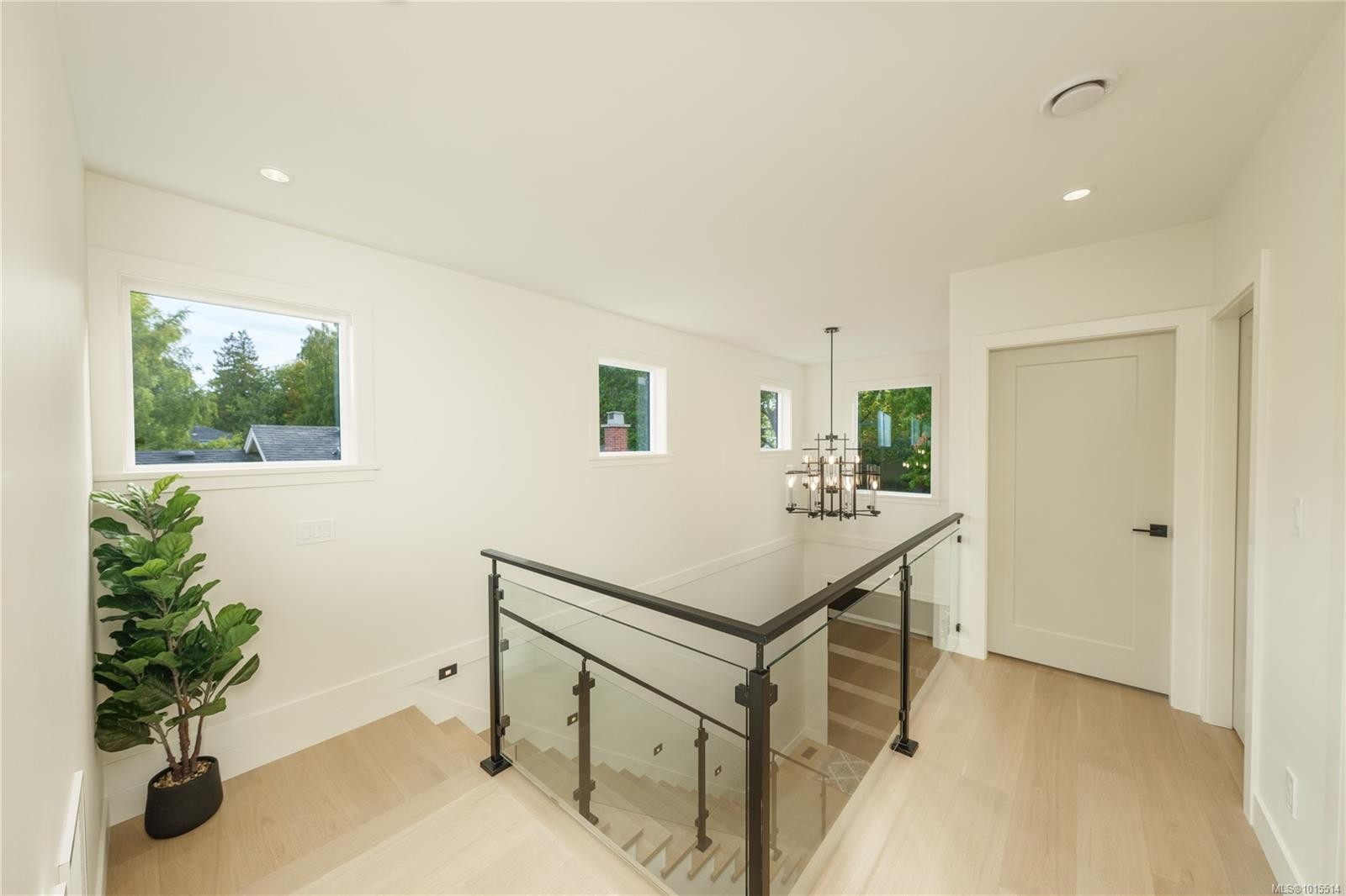 1772 Chandler Ave, Victoria, BC