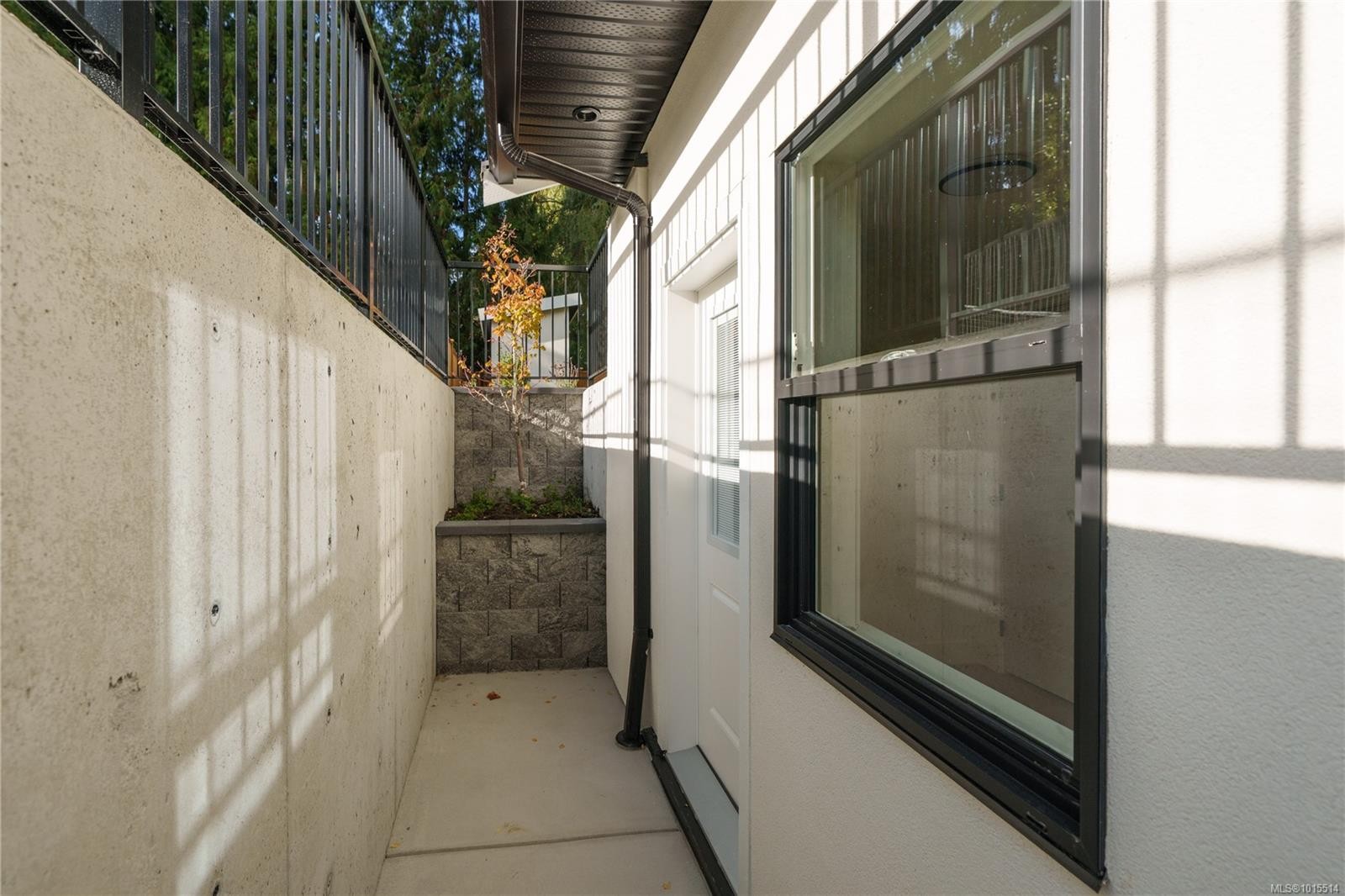 1772 Chandler Ave, Victoria, BC