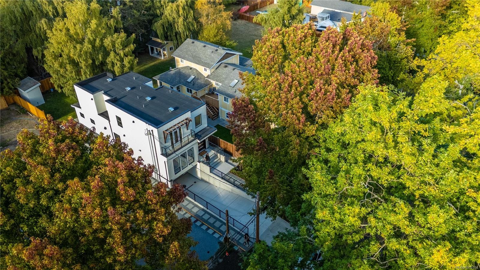 1772 Chandler Ave, Victoria, BC