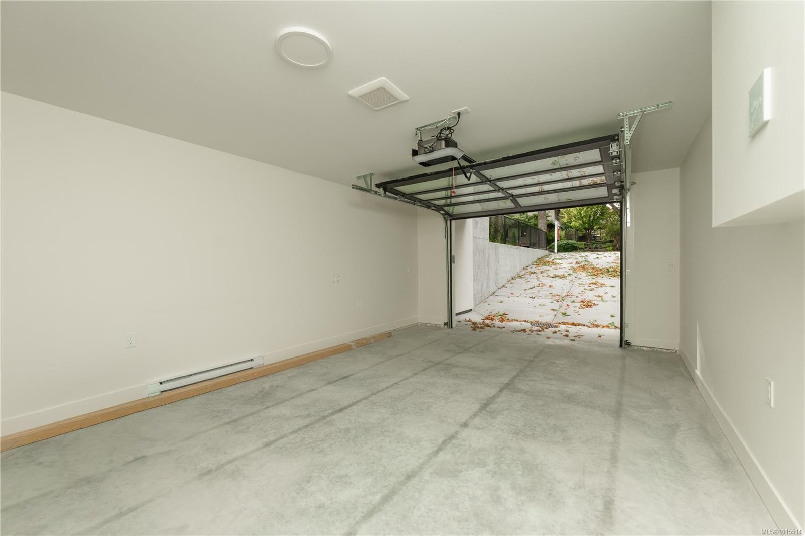 1772 Chandler Ave, Victoria, BC