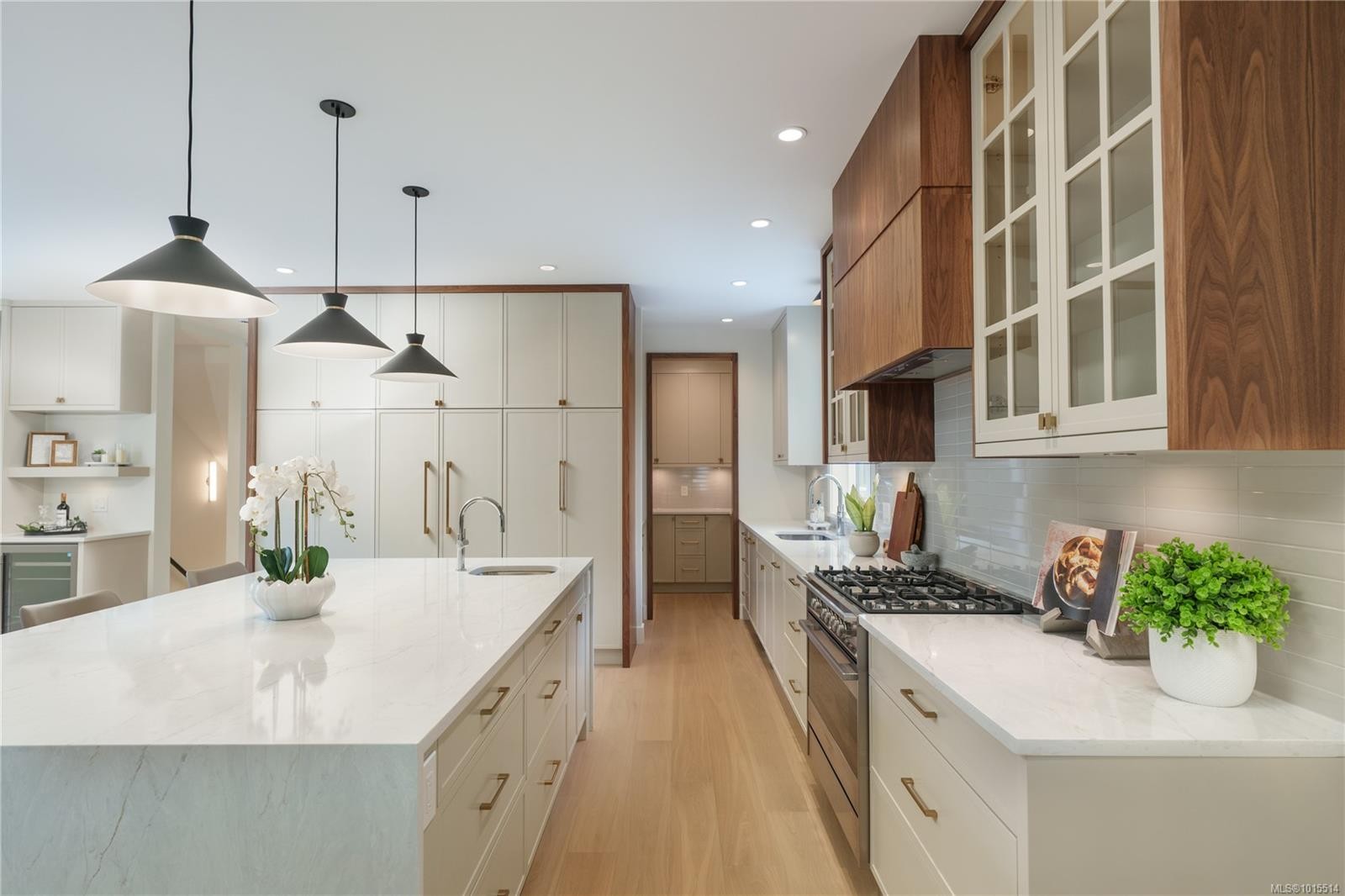 1772 Chandler Ave, Victoria, BC