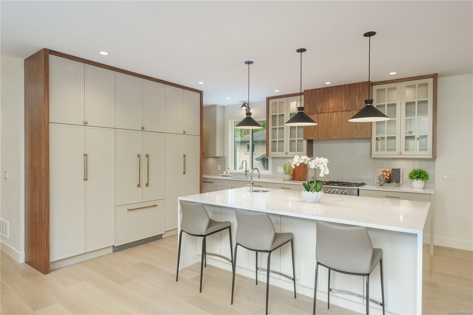 1772 Chandler Ave, Victoria, BC