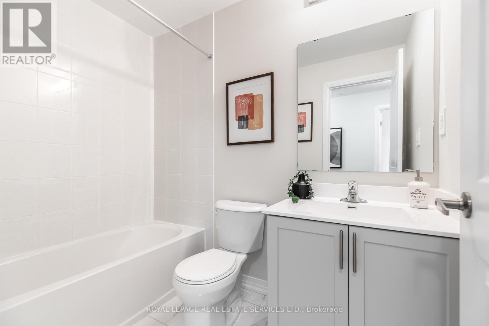 112 - 1597 Rose Way, Milton, ON - Indoor Photo Showing Bathroom