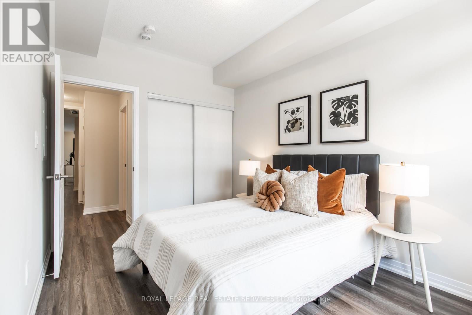 112 - 1597 Rose Way, Milton, ON - Indoor Photo Showing Bedroom