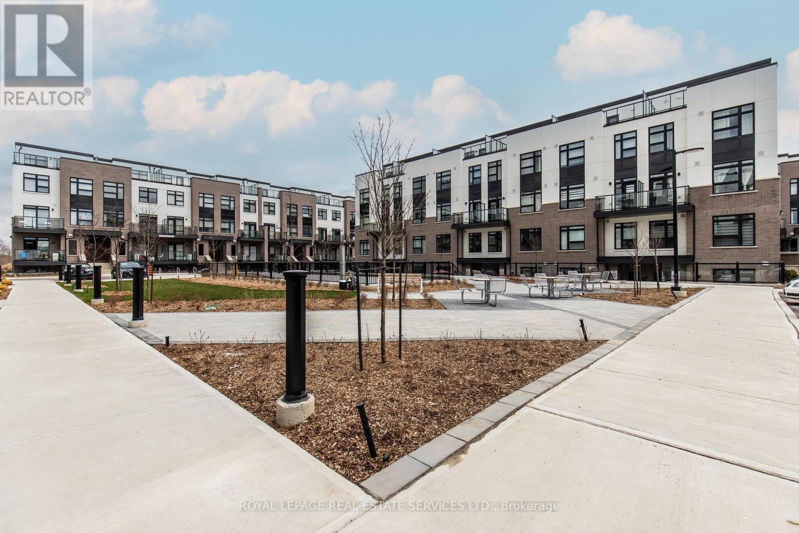 112 - 1597 Rose Way, Milton, ON - Outdoor