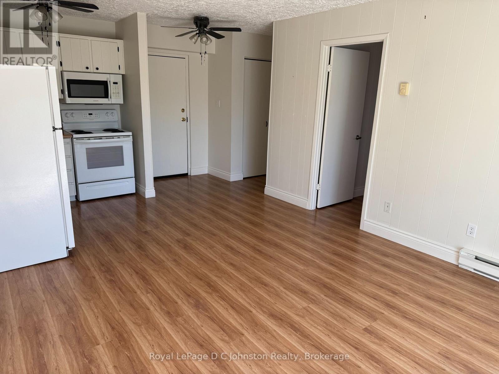 303 - 229 Adelaide Street, Saugeen Shores, ON - Indoor Photo Showing Kitchen
