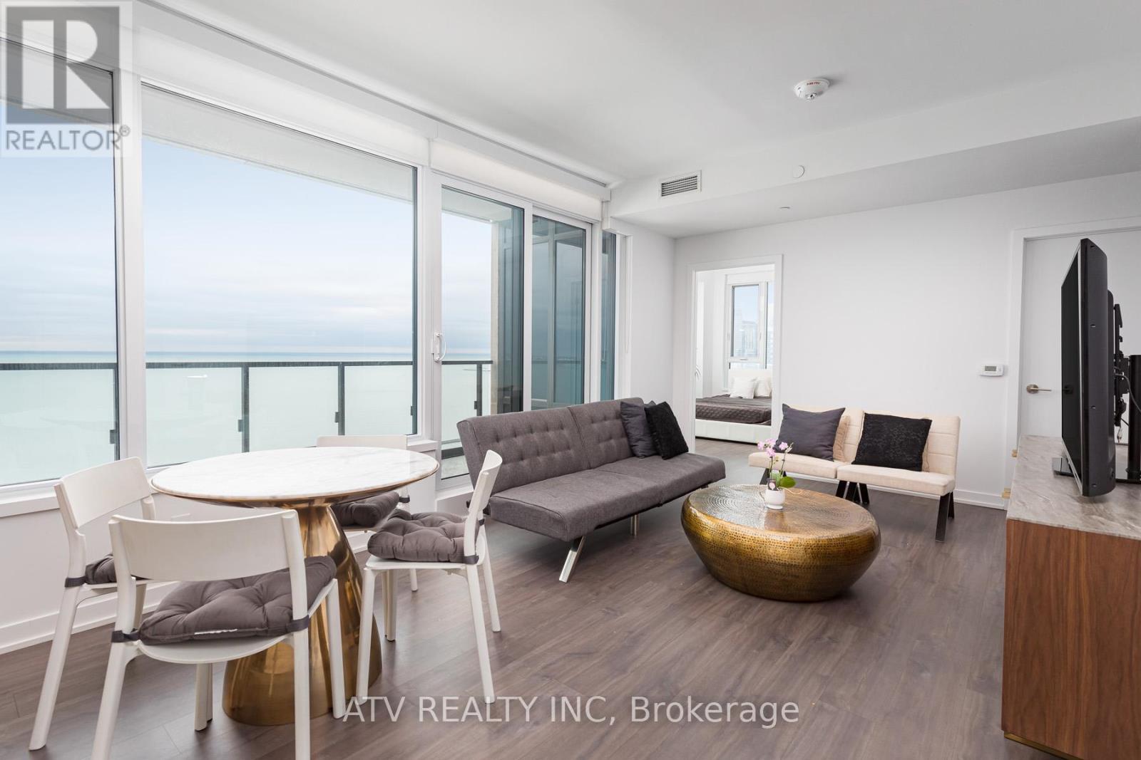 1810 - 1926 Lake Shore Boulevard W, Toronto, ON - Indoor