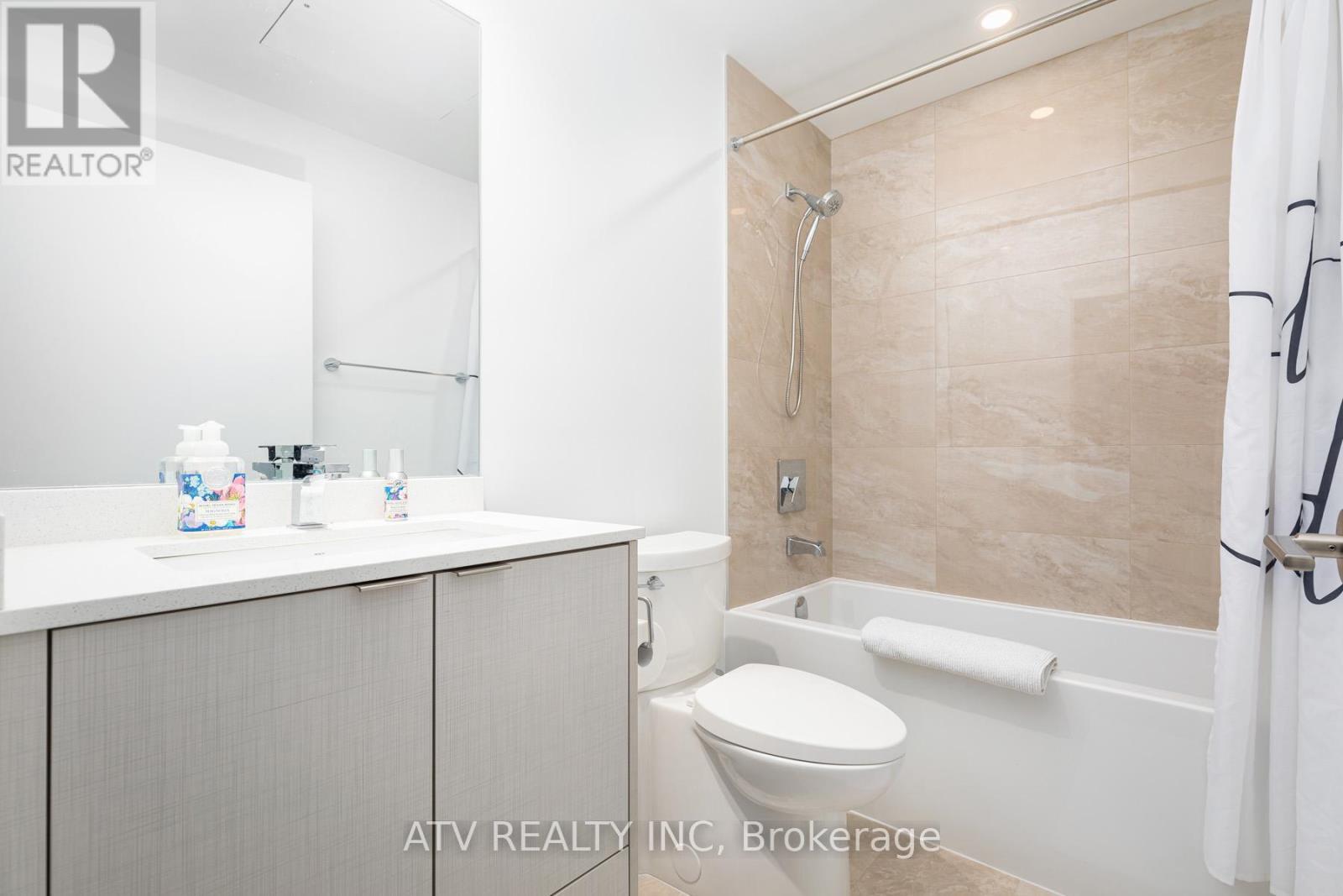 1810 - 1926 Lake Shore Boulevard W, Toronto, ON - Indoor Photo Showing Bathroom