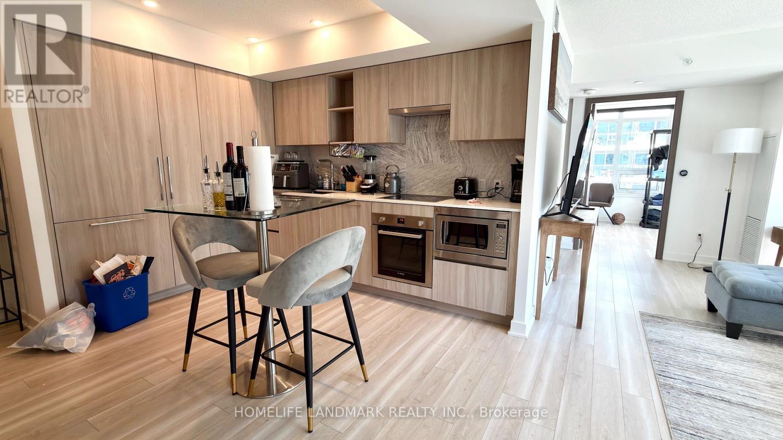 911 - 19 Bathurst Street, Toronto, ON - Indoor Photo Showing Kitchen