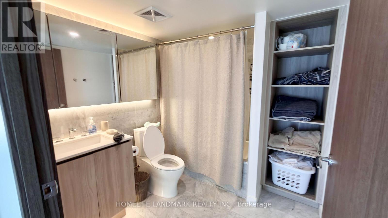 911 - 19 Bathurst Street, Toronto, ON - Indoor Photo Showing Bathroom