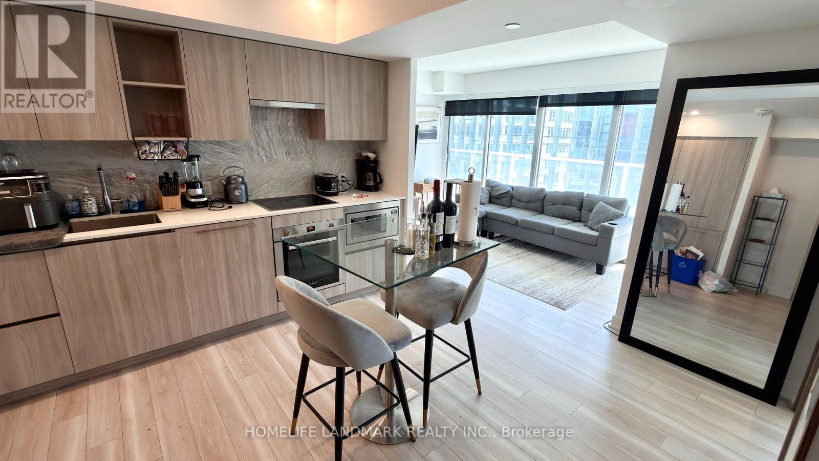 911 - 19 Bathurst Street, Toronto, ON - Indoor Photo Showing Kitchen