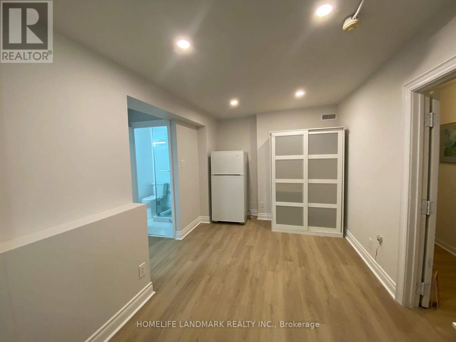 #5 - 353 Spadina Avenue, Toronto, ON - Indoor Photo Showing Other Room