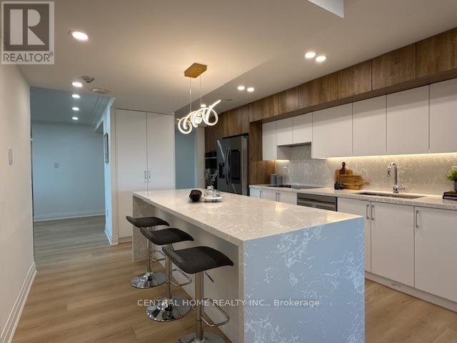 1707 - 55 Skymark Drive, Toronto, ON - Indoor Photo Showing Kitchen With Upgraded Kitchen