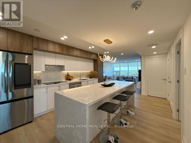 1707 - 55 Skymark Drive, Toronto, ON - Indoor Photo Showing Kitchen