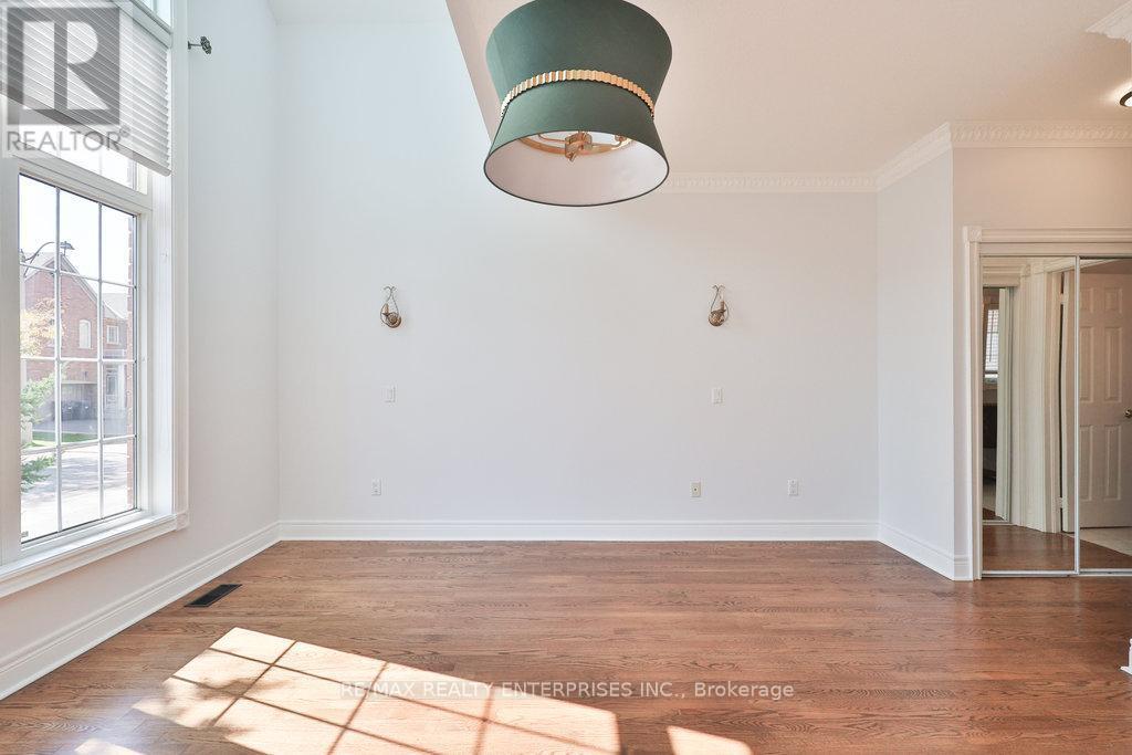 37 Castlegate Boulevard, Brampton, ON - Indoor Photo Showing Other Room