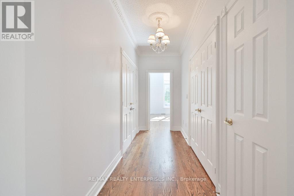 37 Castlegate Boulevard, Brampton, ON - Indoor Photo Showing Other Room