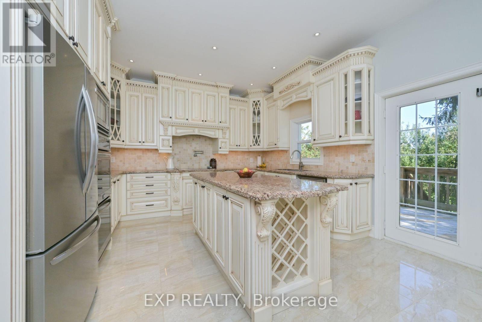12 Mill Street, Amaranth, ON - Indoor Photo Showing Kitchen With Upgraded Kitchen