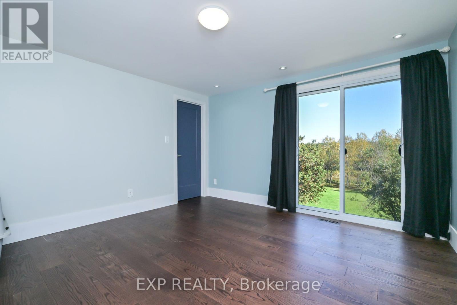 12 Mill Street, Amaranth, ON - Indoor Photo Showing Other Room