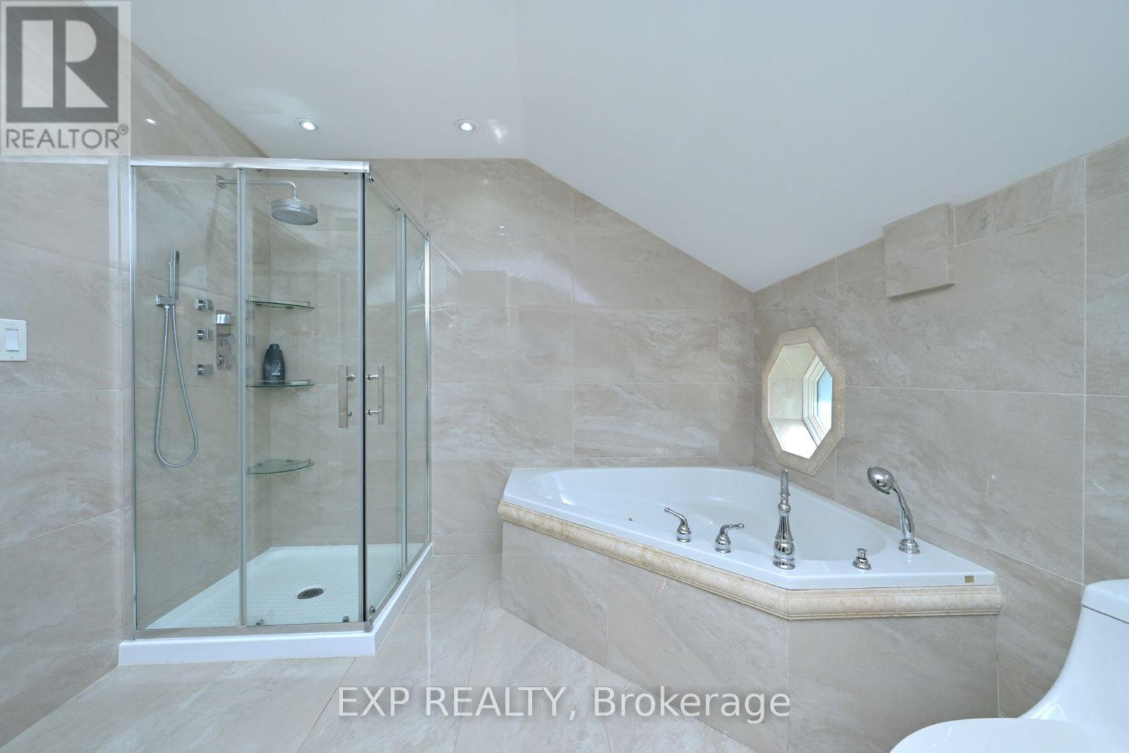 12 Mill Street, Amaranth, ON - Indoor Photo Showing Bathroom