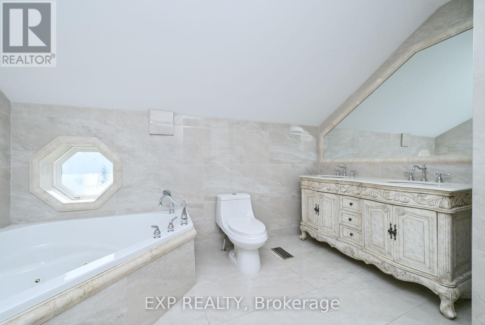 12 Mill Street, Amaranth, ON - Indoor Photo Showing Bathroom