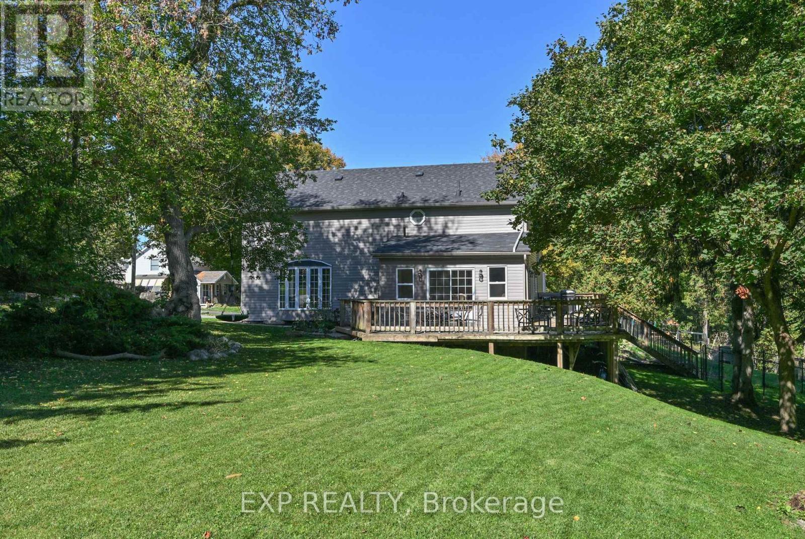 12 Mill Street, Amaranth, ON - Outdoor With Deck Patio Veranda