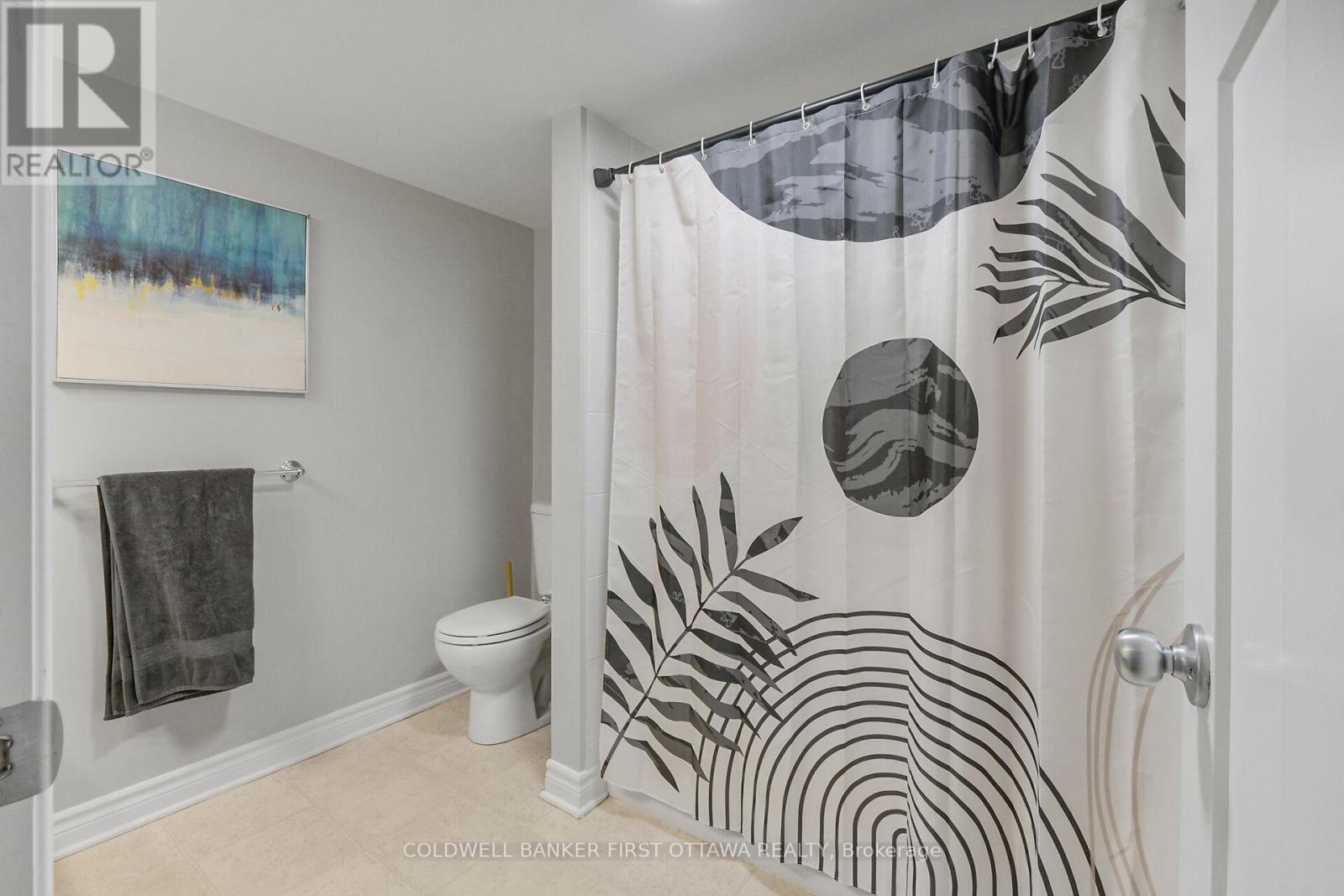 A - 283 Titanium Private N, Ottawa, ON - Indoor Photo Showing Bathroom