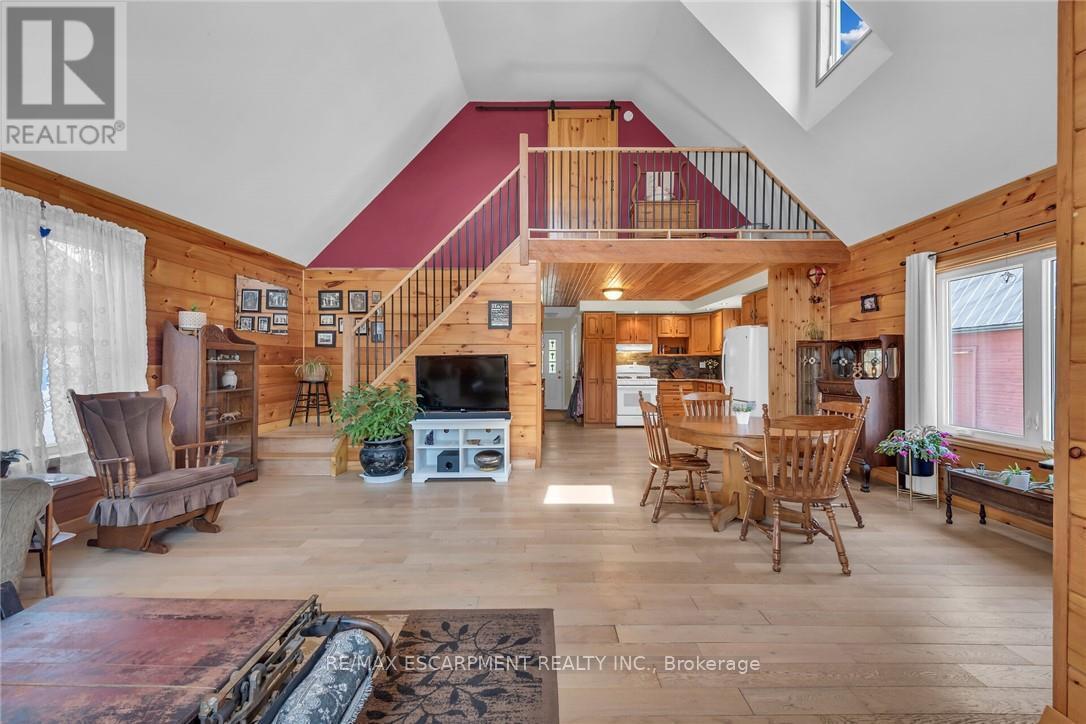 109 Mcnab Street E, Norfolk, ON - Indoor