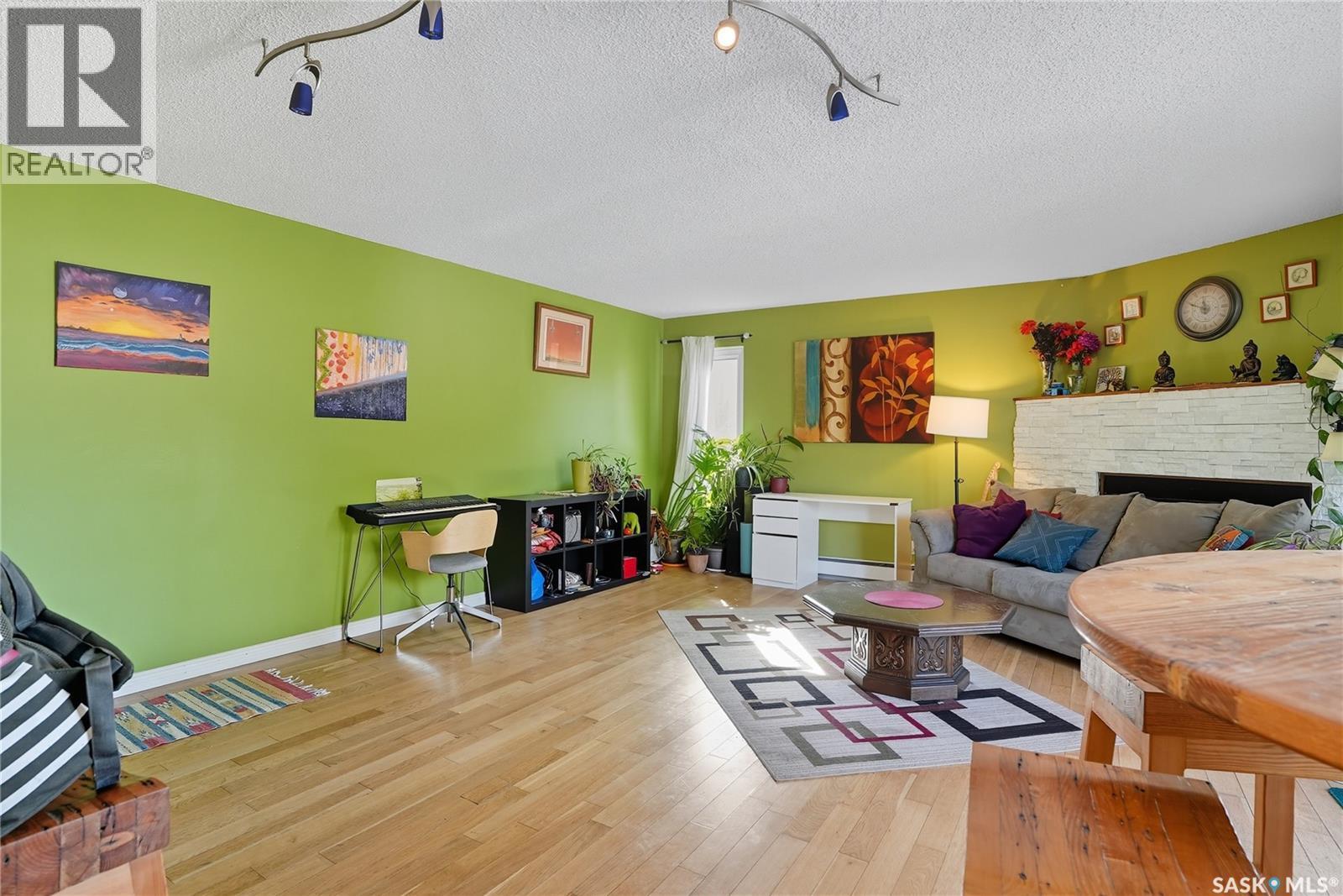 304 423 4Th Avenue N, Saskatoon, SK - Indoor