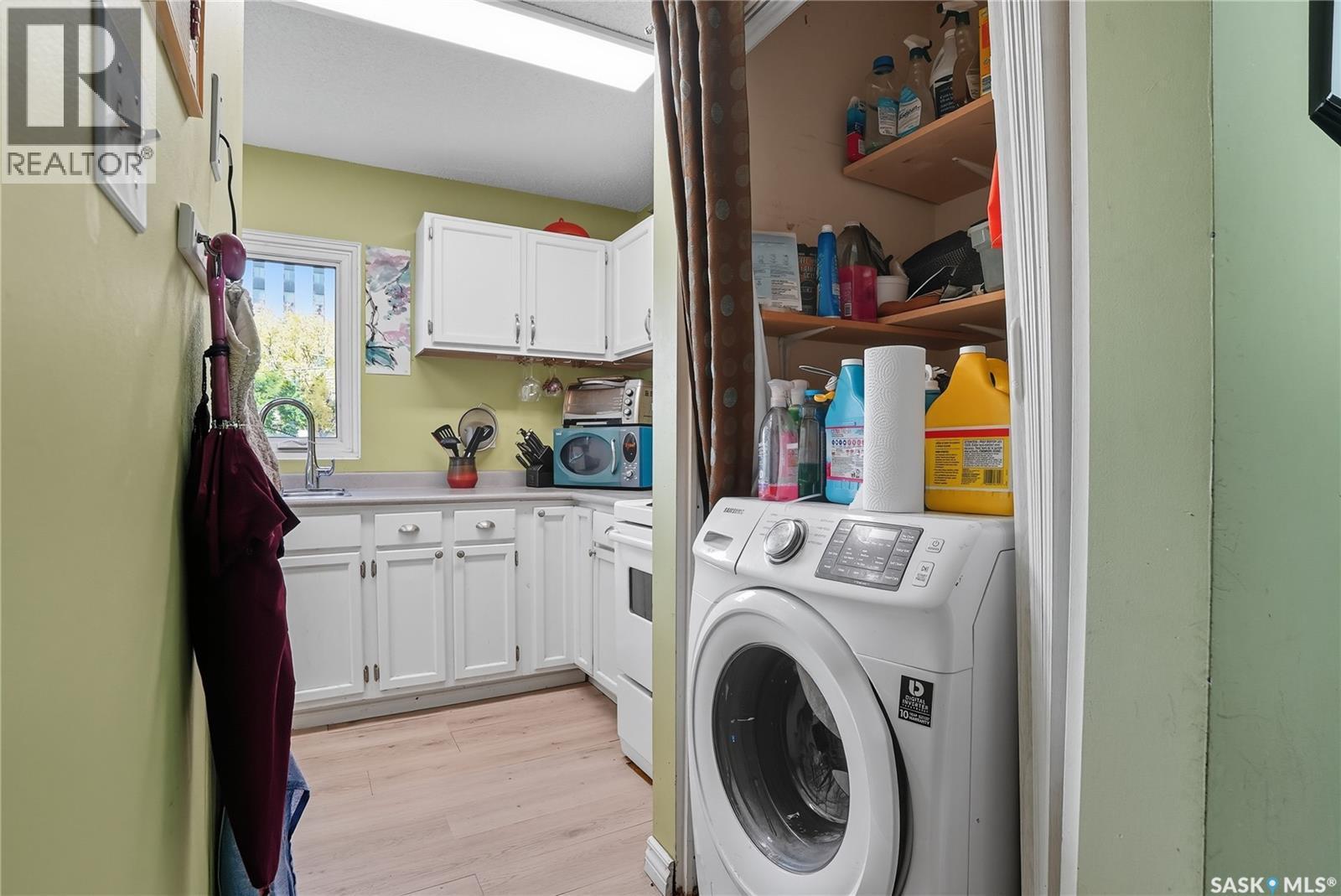 304 423 4Th Avenue N, Saskatoon, SK - Indoor Photo Showing Laundry Room