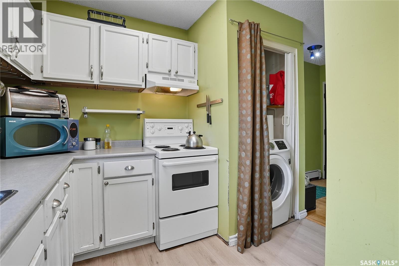 304 423 4Th Avenue N, Saskatoon, SK - Indoor