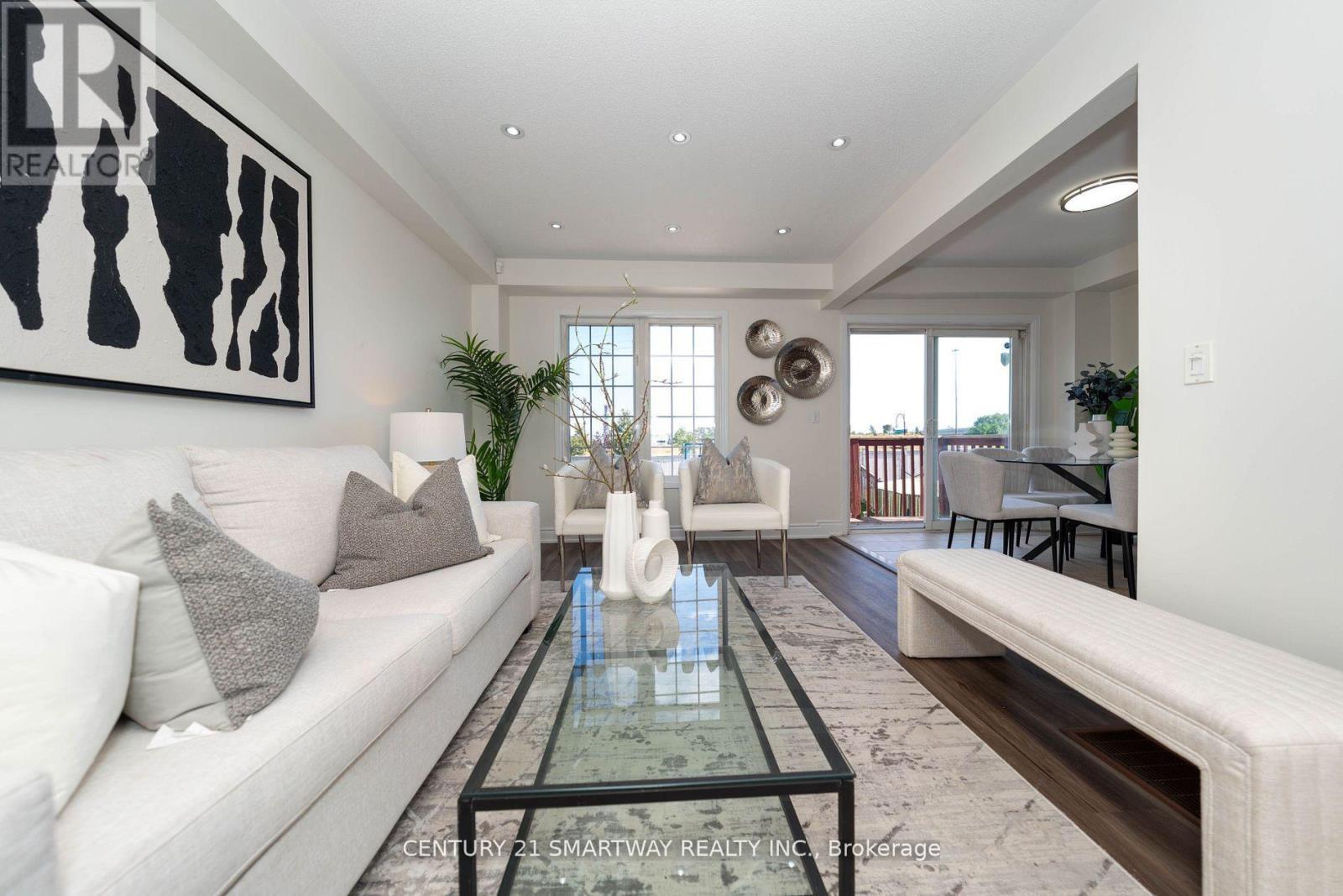 3424 Angel Pass Drive, Mississauga, ON - Indoor