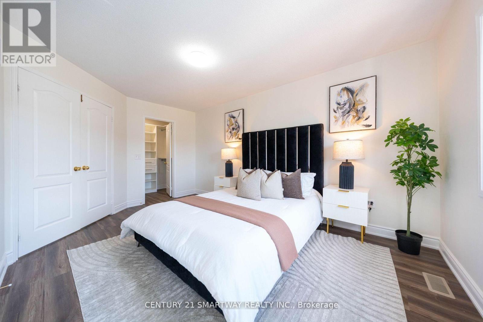 3424 Angel Pass Drive, Mississauga, ON - Indoor Photo Showing Bedroom