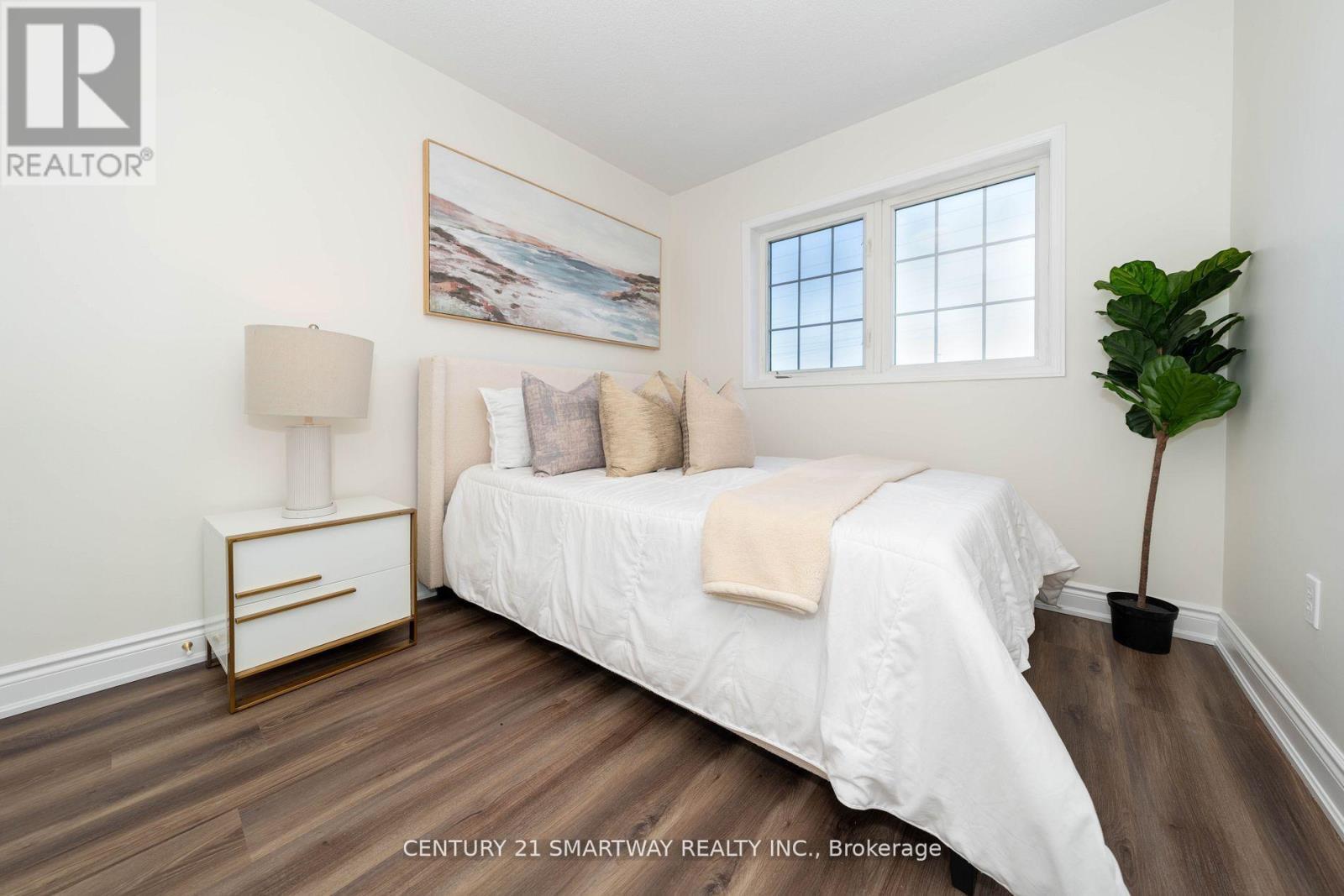 3424 Angel Pass Drive, Mississauga, ON - Indoor Photo Showing Bedroom