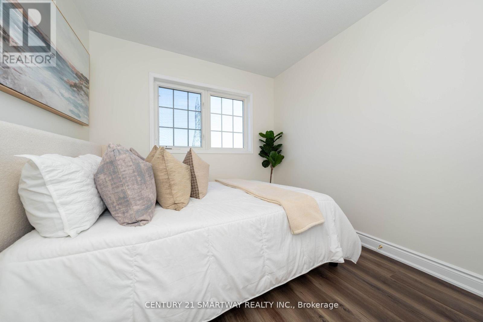 3424 Angel Pass Drive, Mississauga, ON - Indoor Photo Showing Bedroom