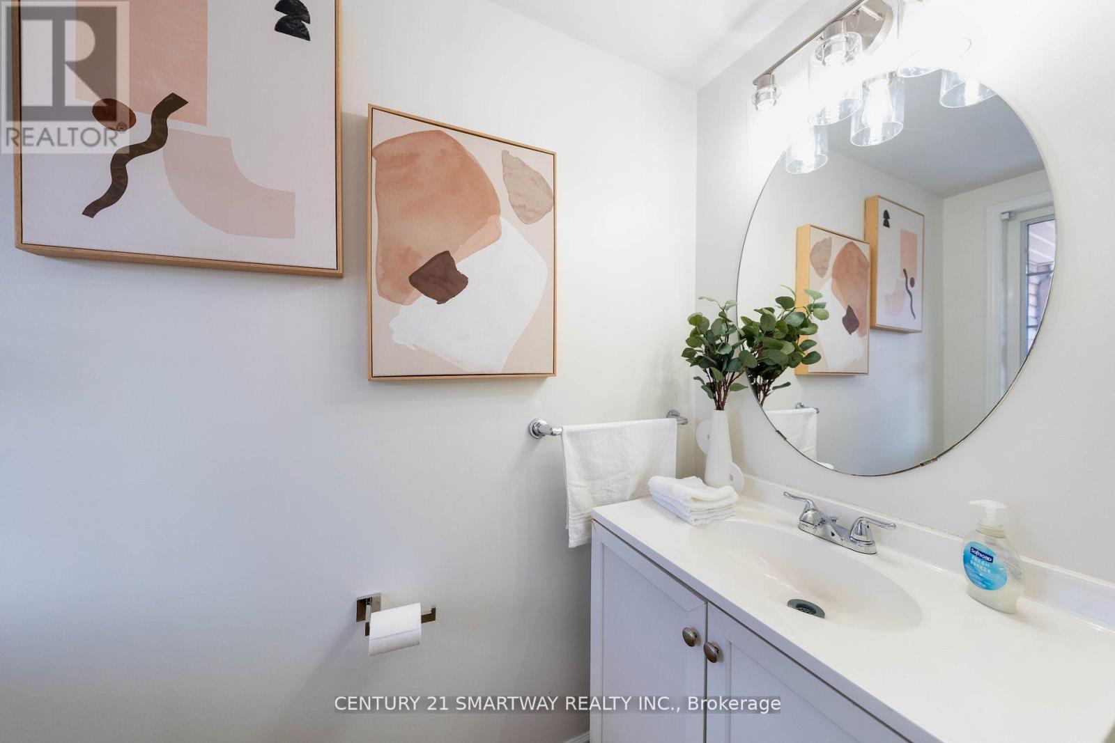 3424 Angel Pass Drive, Mississauga, ON - Indoor Photo Showing Bathroom